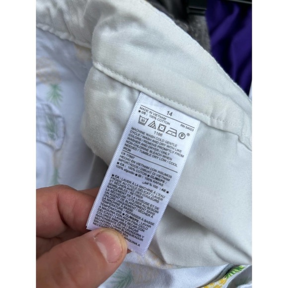 Old Navy Pineapple Print Shorts 14‎ - Picture 6 of 6